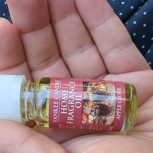 Rare & Discontinued - Yankee Candle Apple Cider Oil Warmer Scent